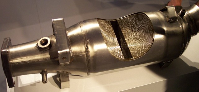 Name:  Aufgeschnittener_Metall_Katalysator_für_ein_Auto.jpg
Views: 95
Size:  42.4 KB