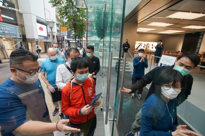 Name:  hong-kong-queue-iphone-se-2020-c.jpg
Views: 582
Size:  75.6 KB