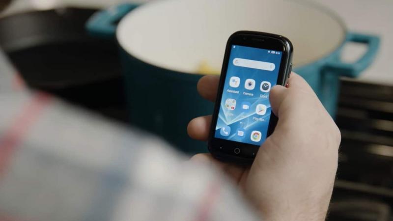 Name:  jelly-2-android-4g-smallest-smartphone-c.jpg
Views: 379
Size:  23.8 KB